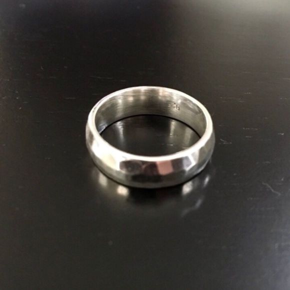 Hammered Finish Sterling Silver 925 Single Band Ring Sz 7 - Picture 3 of 8